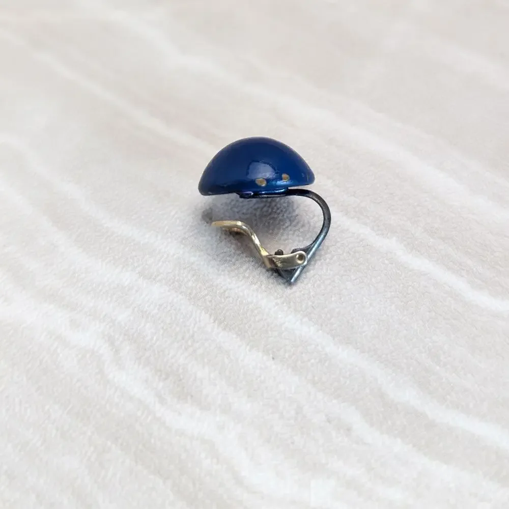 Vintage clip earrings